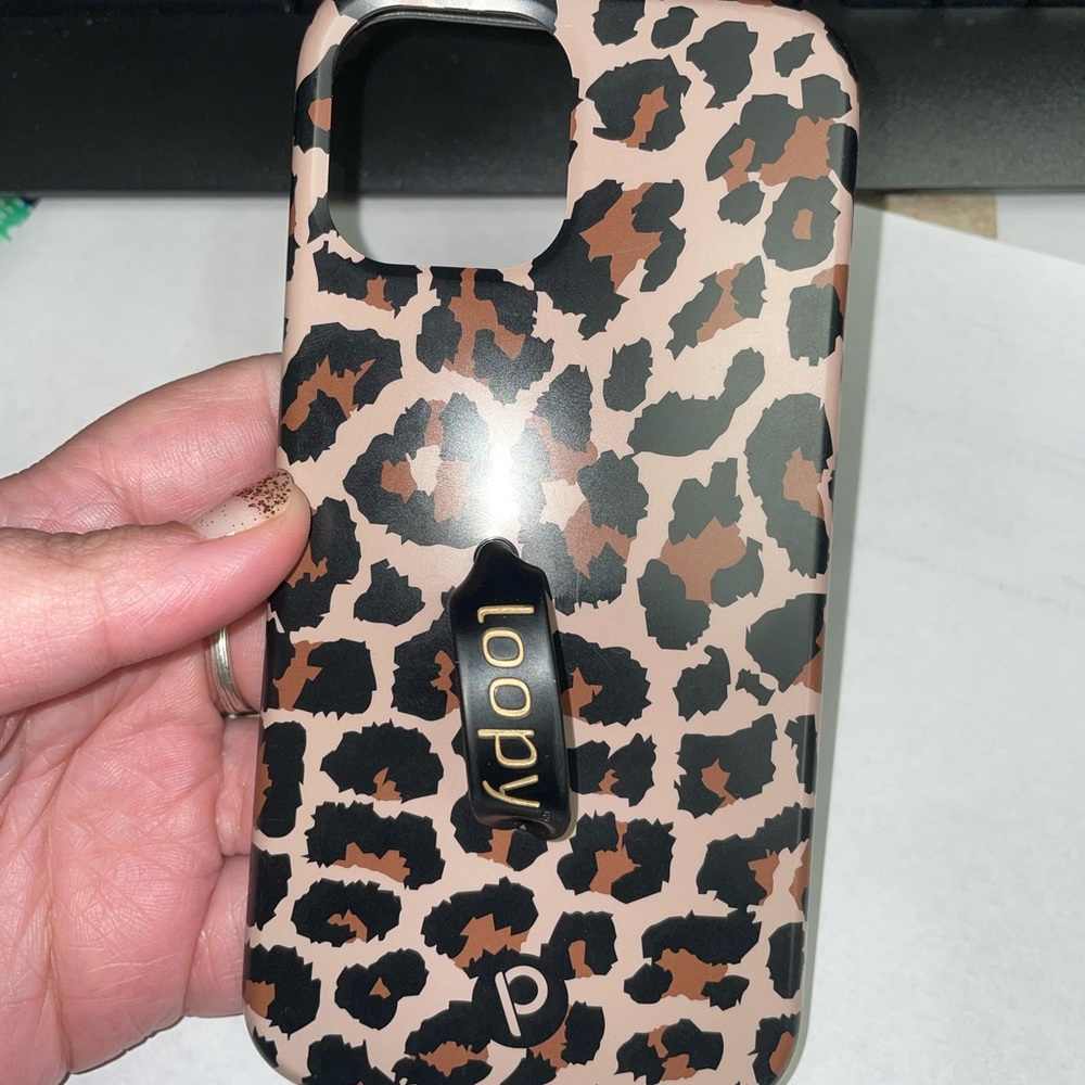Loopy leopard Iphone 12 case